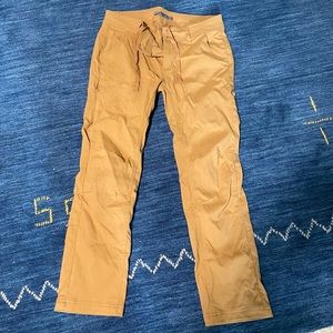 Prana Size 8 Short Length Halle pants